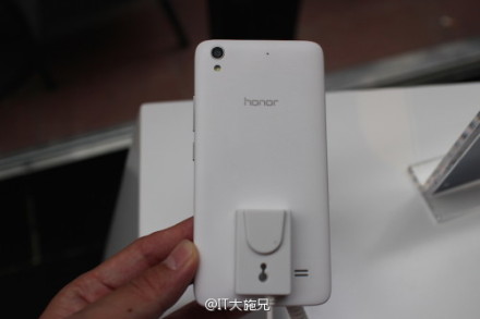 Huawei-Honor-Play-4-5